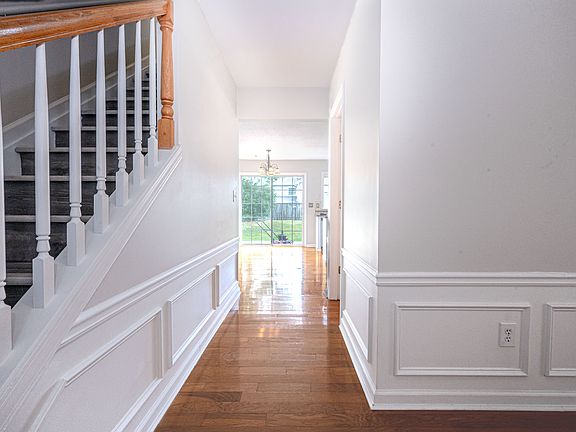 3rd image of 11625 Carriage Park Ln