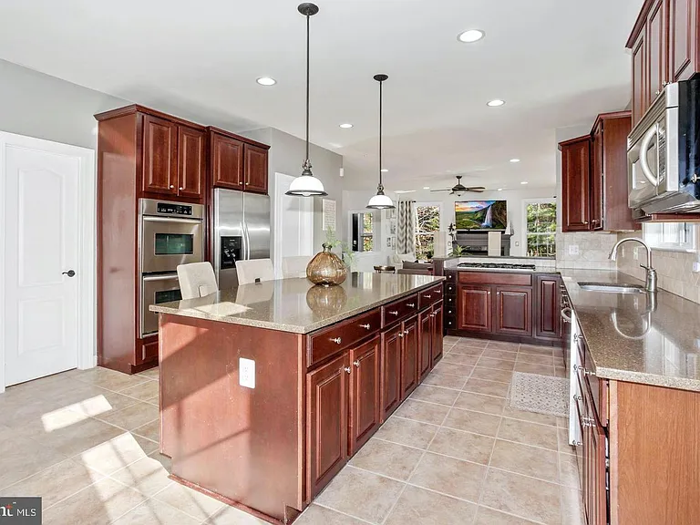 5401 Tomlinson Dr — Photo 16