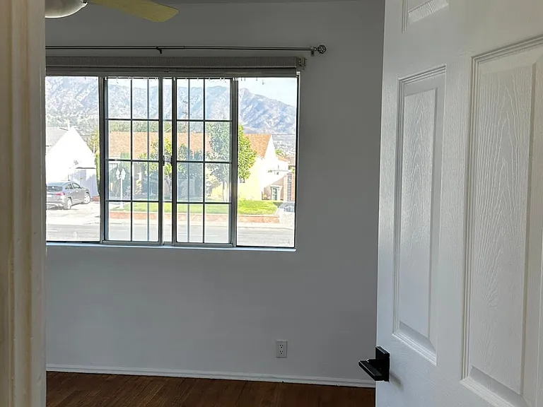 2133 N Buena Vista St — Photo 27