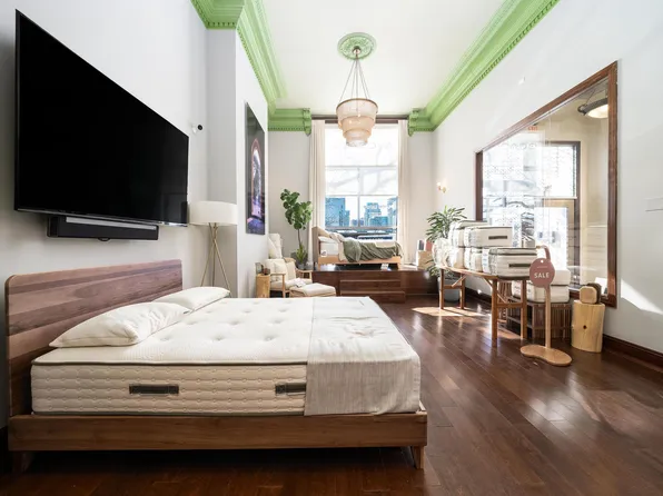 12 Hudson Place image 3 of 18