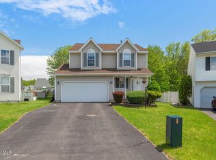 1108 Regal Ct, Glenville, NY 12302