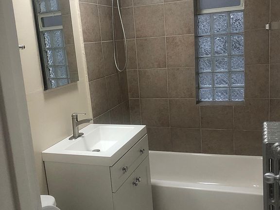 3rd image of 2832 W Wellington Ave