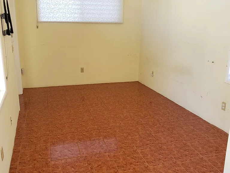 4490 Pomona Ave — Photo 10