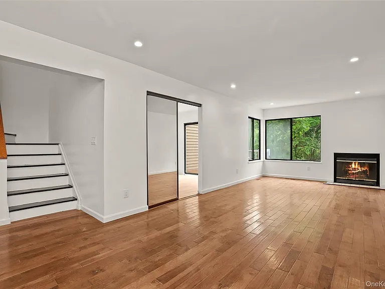 41 Rambling Brook Rd — Photo 8