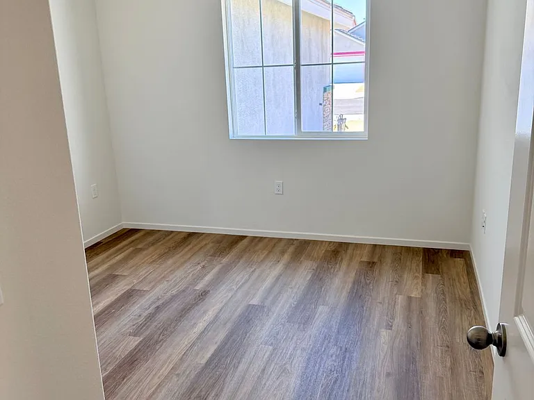 11702 Sebastian Rd — Photo 30