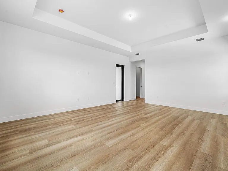 9516 Riverside Park Dr — Photo 40