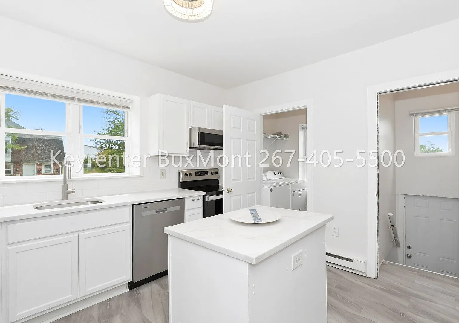 Renovated 4BR Twin with Wraparound Porch in Lansdale Borough — Photo 1
