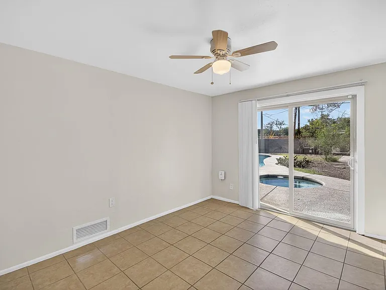 2272 E. Blacklidge Dr. — Photo 14