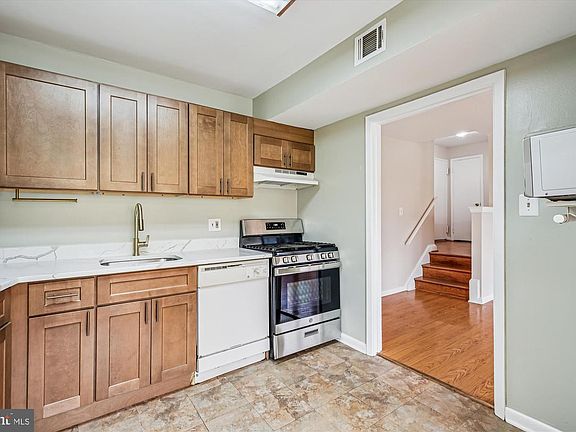 4th image of 2517 Baltimore Rd APT 1