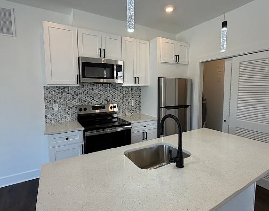 2nd image of 1240 W Erie Ave #1
