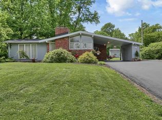 2 Larkin Ln, Saint Louis, MO 63128