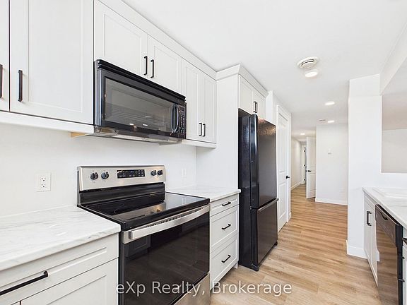 5th image of 966 Charles St #B