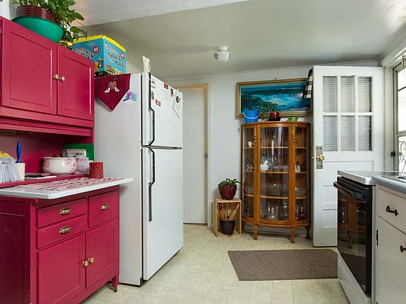 4th image of 249 Massanutten Ave