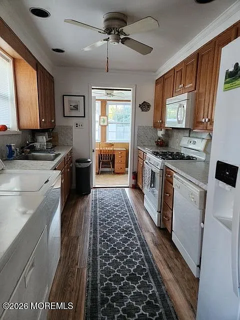 2 bed, 1.5 bath, 2100 sqft, $7,000 — Photo 2