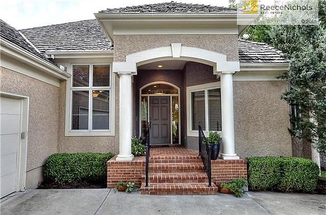 Stunning Entry!