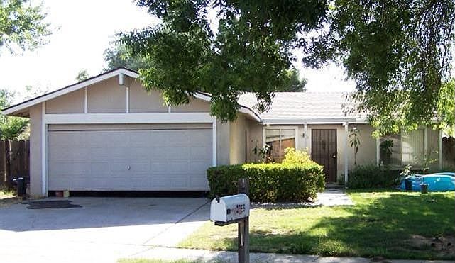 2nd image of 3729 N Ezie Ave
