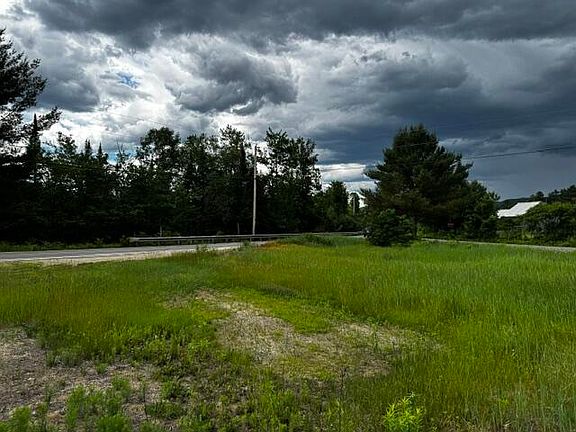 3rd image of 460 Carthage Road