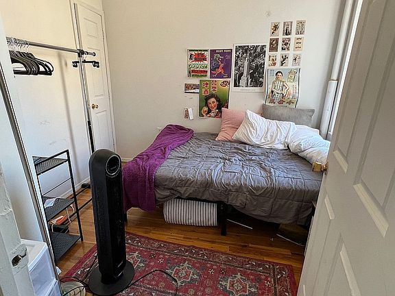 3rd image of 171 W 4th St APT 15