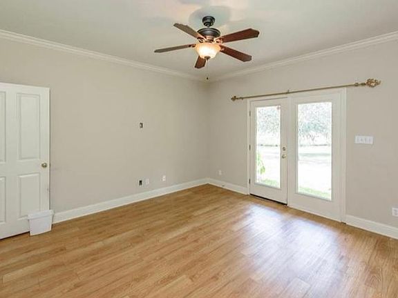 4th image of 552 Canterbury Ln