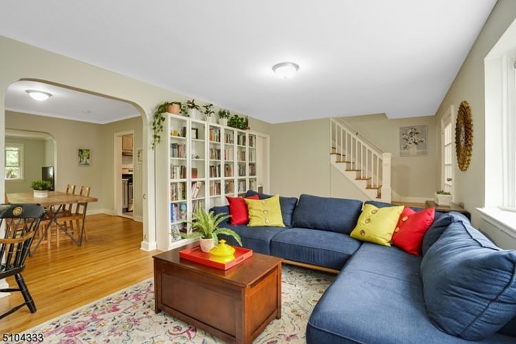 1st image of 37 Nutman Pl
