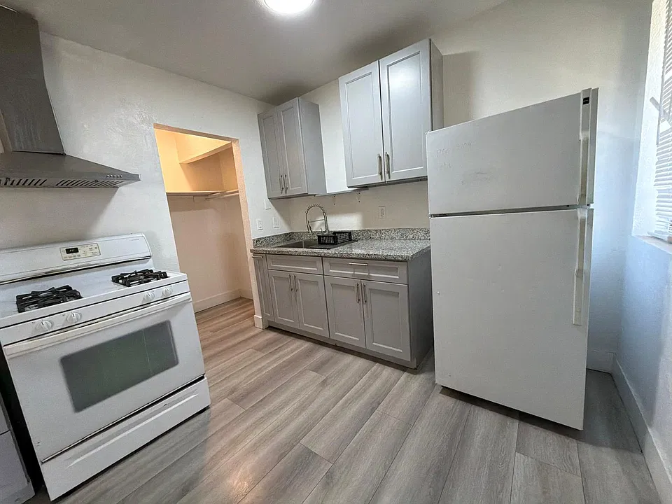 1868 W Sonora St #2
