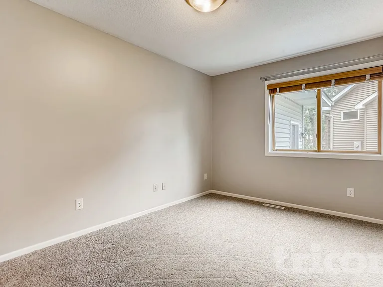 1259 Irvine Dr — Photo 6