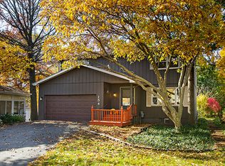 154 Kenilworth Ave, Glen Ellyn, IL 60137