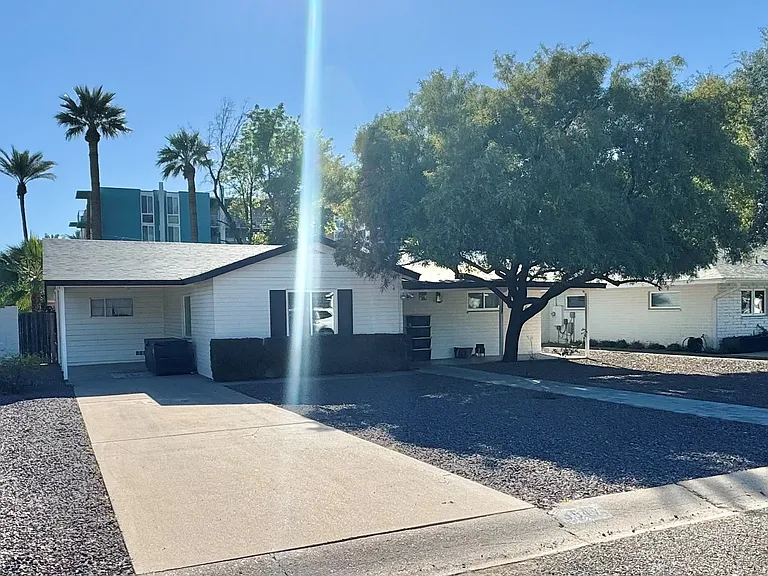 3547 E Meadowbrook Ave — Photo 2