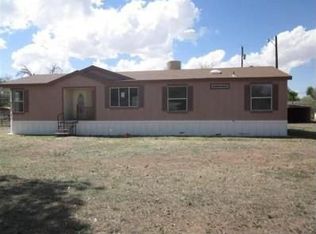 13 Lake View St, Los Lunas, NM 87031