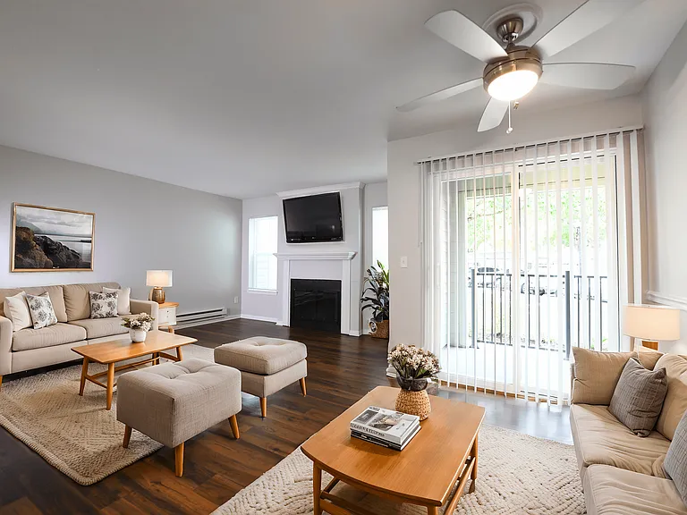 Emerald Place Apartments — Photo 7