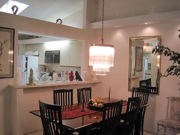 4th image of 10615 Palm Leaf Dr APT B