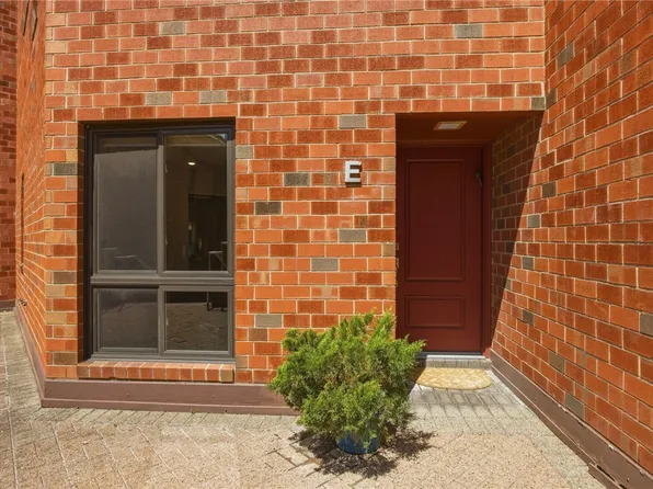 5535 Forbes Ave APT E, Pittsburgh, PA 15217