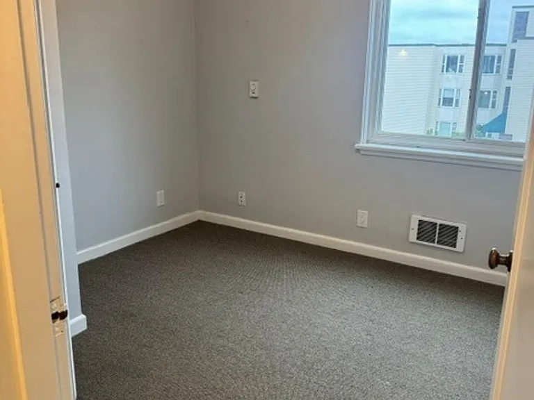 Lakecrest - 2 Weeks Free! — Photo 24