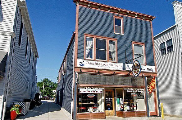 1st image of 30 N Whittaker St