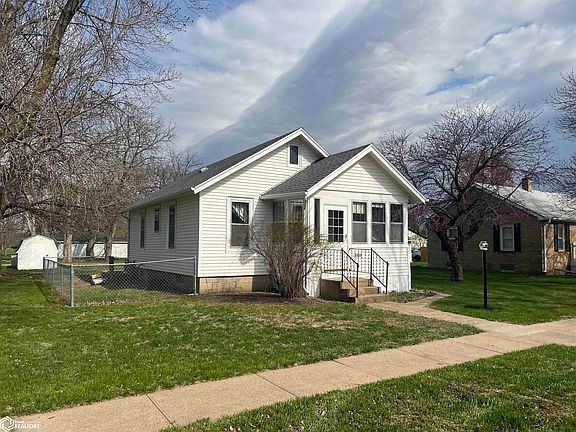 2nd image of 901 4th St