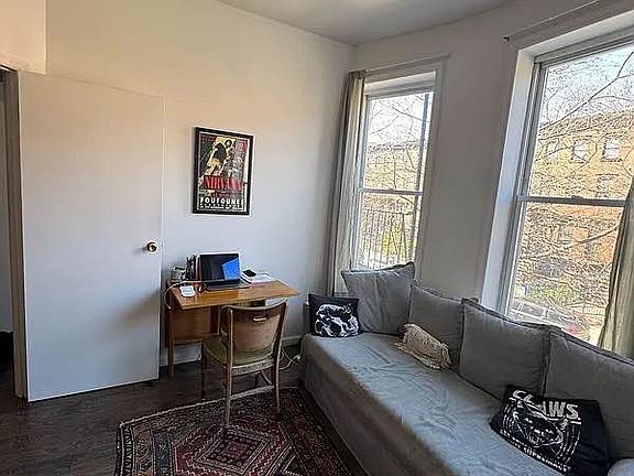 3rd image of 204 Macdonough St APT 2A