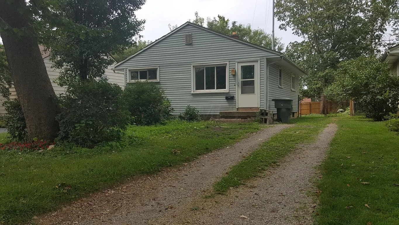2761 Homecroft Dr photo 1