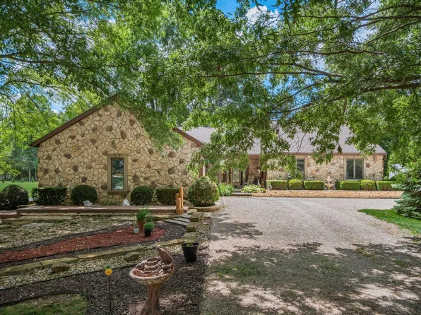 5950 Perkins Ln, Westerville, OH 43082