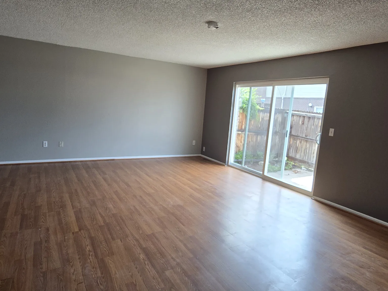 8047 Wolff St — Photo 4
