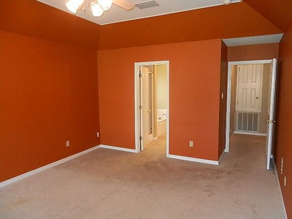 5th image of 2206 Washburn Way