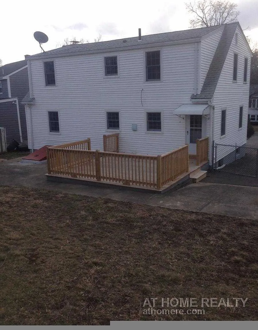 4 bed, $4,300 — Photo 2
