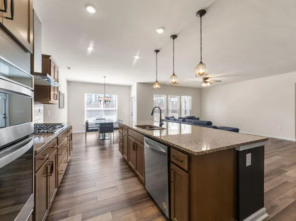 3735 Autumn Creek Dr, Fuquay Varina, NC 27526