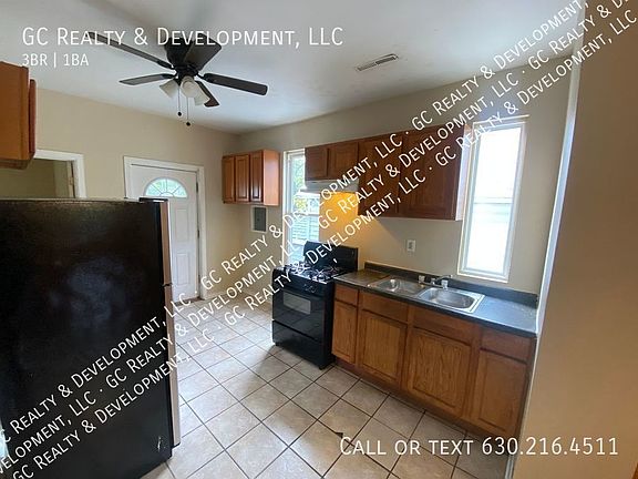 3rd image of 8715 S Marquette Ave #2
