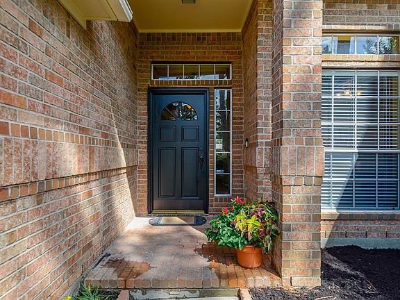 3rd image of 13914 Carrington Ln