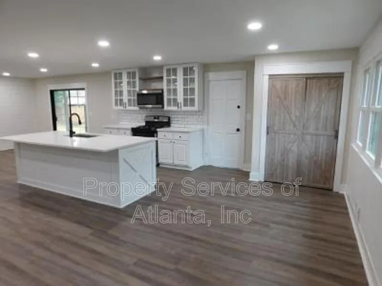 2980 Prince Howard Dr — Photo 5