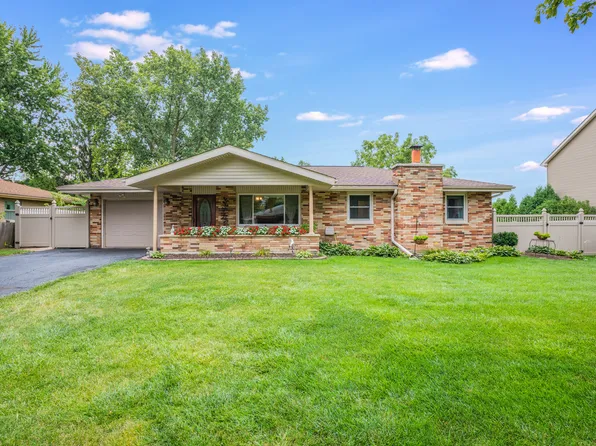 324 Snow St, Sugar Grove, IL 60554