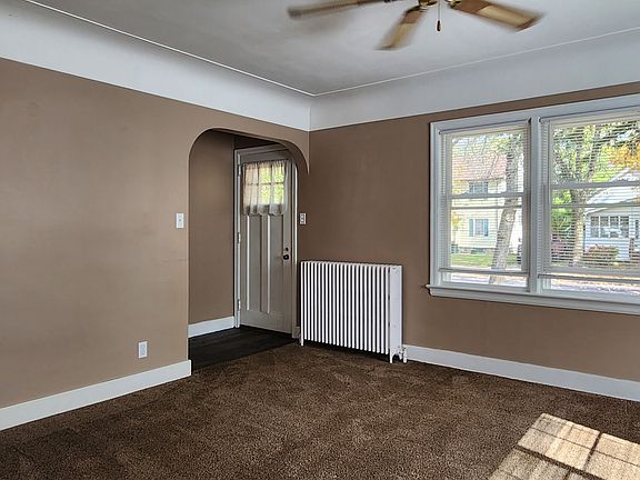 3rd image of 2417 6th Ave E