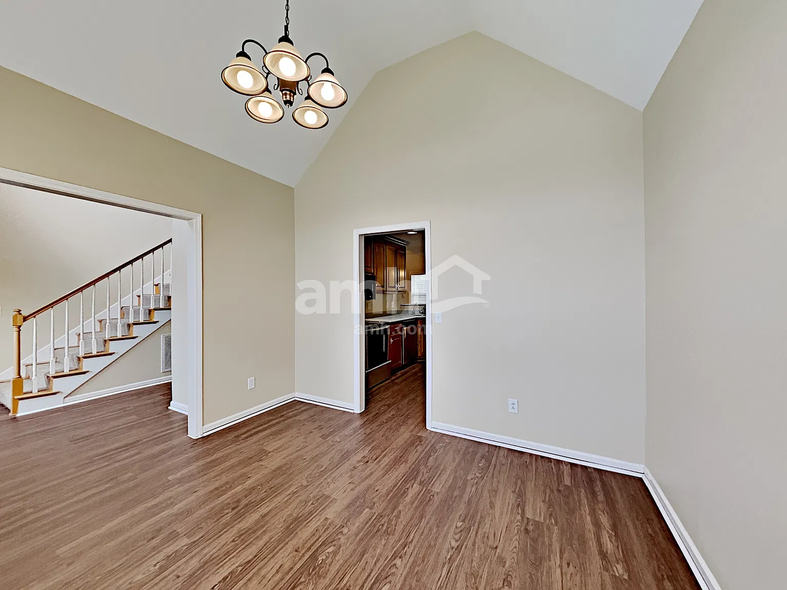 4 bed, 2.5 bath, 2430 sqft, $2,585 — Photo 4