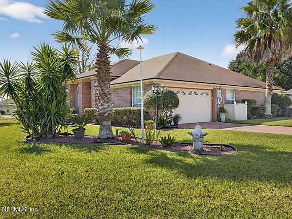 2nd image of 3211 CHANTILLY Court