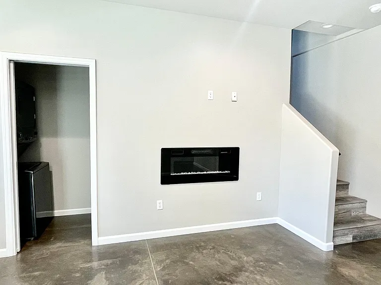 720 N Walnut St #13 — Photo 7
